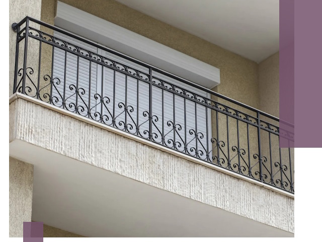 Балконные ограждения из металла и стекла в Невинномысске для домов